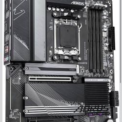 GIGABYTE B650 AORUS Elite AX V2 (AM5/ LGA 1718/ AMD/ B650/ ATX/ 5-Year Warranty/ DDR5/ Triple M.2/ PCIe 5.0/ USB 3.2 Gen2X2 Type-C/WiFi 6E/ 2.5GbE LAN