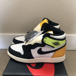 Air Jordan 1 High White Black Volt University Of Gold GS 4Y