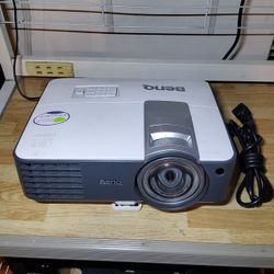 BENQ MW820ST WXGA Smart Eco  3000 ANSI Lumens 3D Projector 