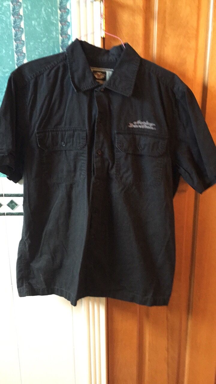 Harley Davidson shirt. Size L. Great Condition.