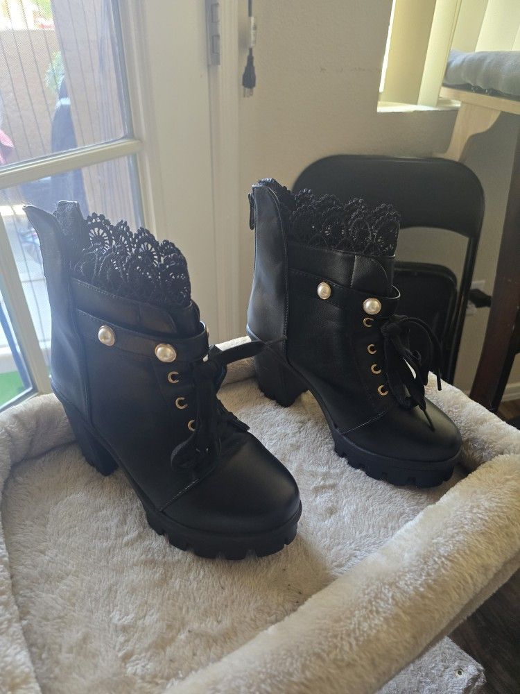 Lace Heeled Boots Size 6