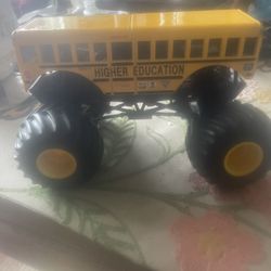 Hot Wheels Monster Jam Higher Education School Bus