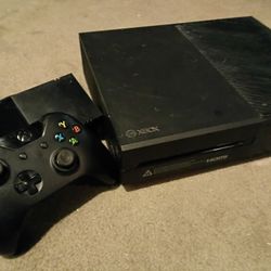 Xbox One + Controller 