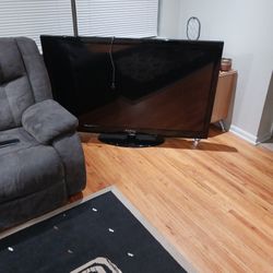 TV Can Repair Or Use For Parts