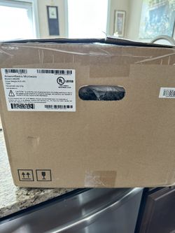 Microwave **New In box*