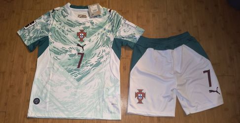 2026 Portugal home soccer jersey world cup kids size cristiano Ronaldo cr7

CRISTIANO RONALDO CR7 #7

GREAT QUALITY 

BRAND NEW WITH TAGS

LIMITED QUA