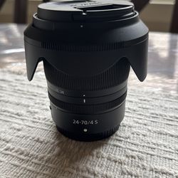 Nikon Z 24-70 f4  S lens