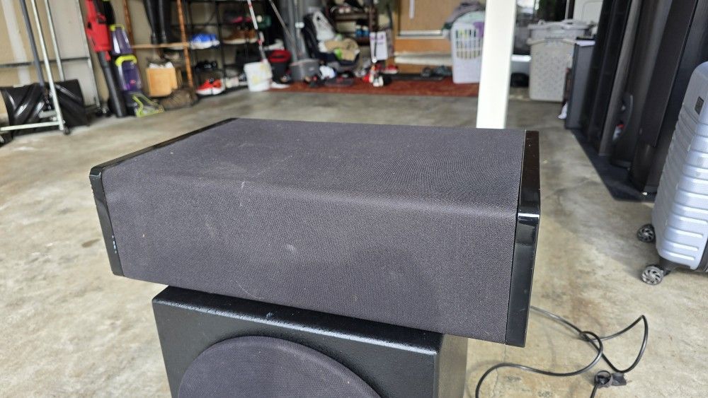 Definitive Technology CLR-2300 Central Channel With Powered Subwoofer