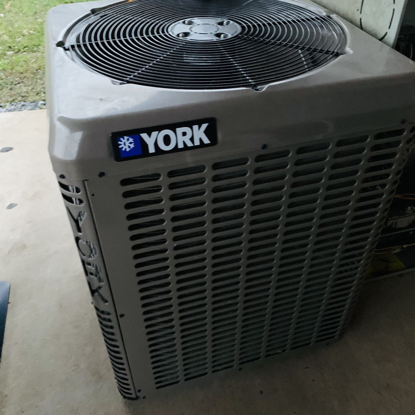 Air Conditioner / Aire Acondicionado De Tres