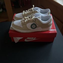 Nike Dunks Size 9.5