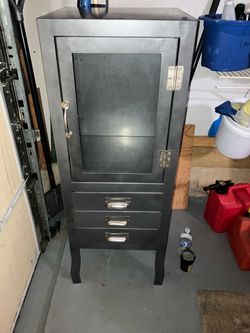 Metal cabinet