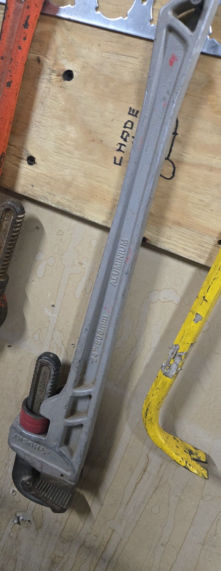 Pipe Wrench NO Flaws