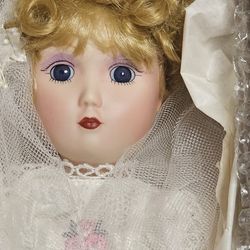 Danbury Bride Of AMERICA  In Box