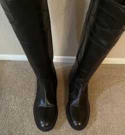 Women’s 8.5 Boot- Like New Never Worn- Inside Lining