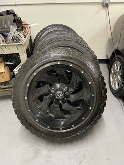 22" Black Off-Road Wheels with Toyo Open Country R/T Tires