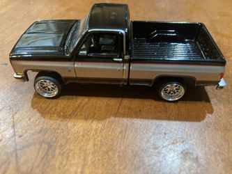 1/64 Diecast Square Body Chevy Custom C10