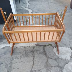 Swinging Crib