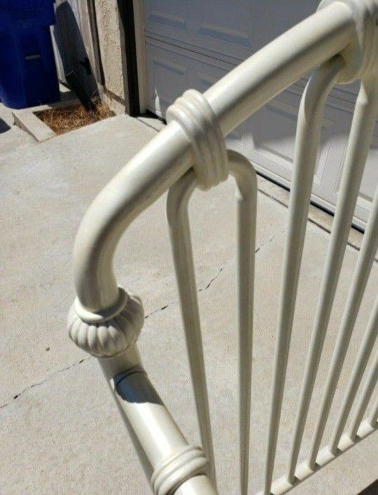 Iron Baby Crib Nursery furniture & Decor