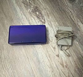 Nintendo 3DS Purple with Charger