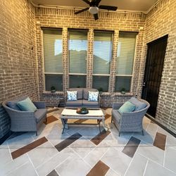 4-Piece Patio set- Excellent Condition