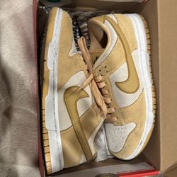 Womens Nike Dunk Low LX Size 7/Mens 5.5