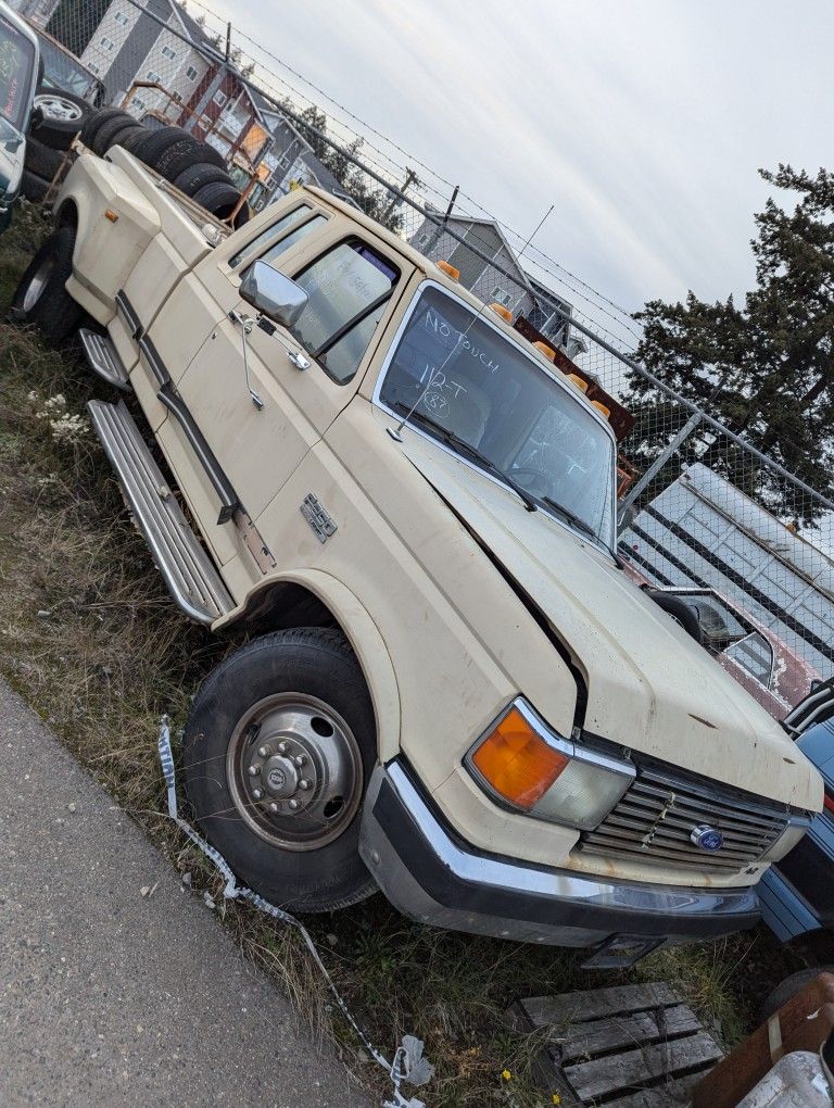 Parting Out 1987 Ford F250 Parts