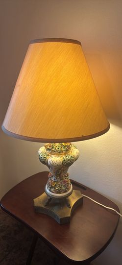 Ornate Porcelain Table Lamp