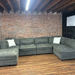 Free Delivery- Thomasville gray 6pc modular sectional sofa couch