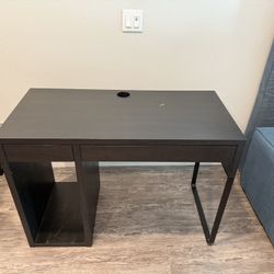IKEA micke Desk 