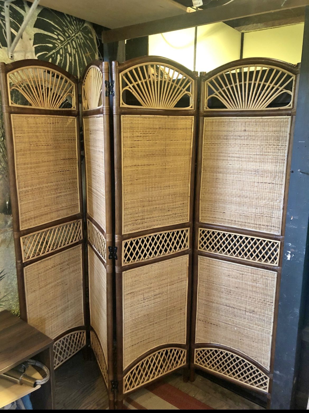 Brown soji screen/room divider