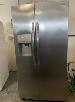 Frigidaire Side By Side Stainless Steel Refrigerator Fridge
