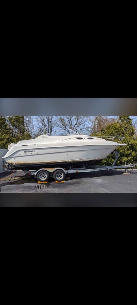 1999 Wellcraft Martinique 2400