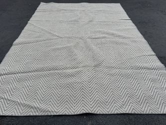 7’7 X 10 Indoor/ Outdoor Rug 