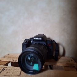 Canon Eos Rebel T7i