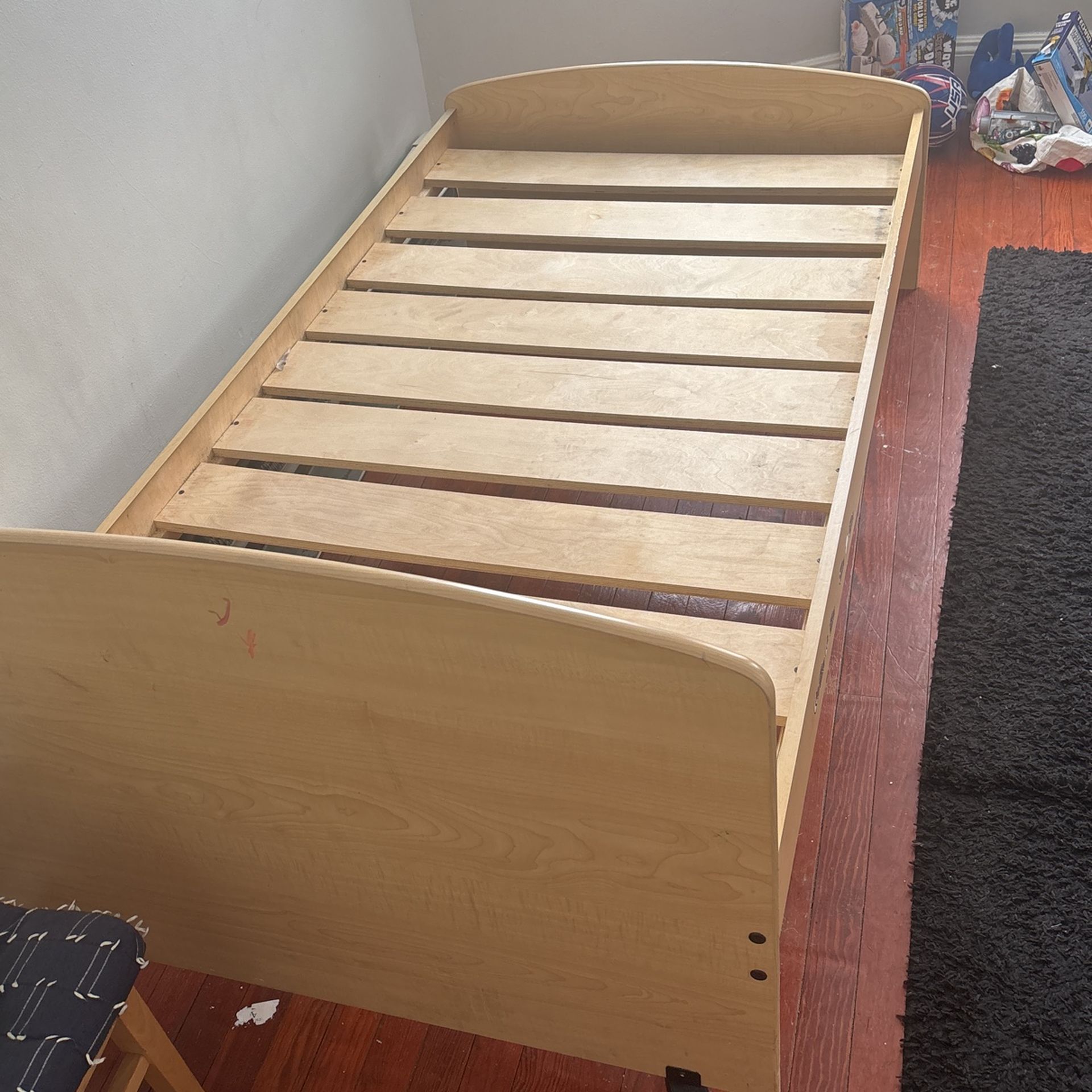 Twin Frame