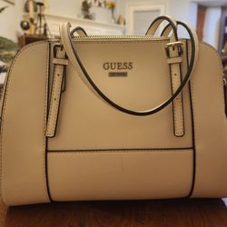 GUESS White Saffiano Leatherette Purse – Elegant & Structured Handbag