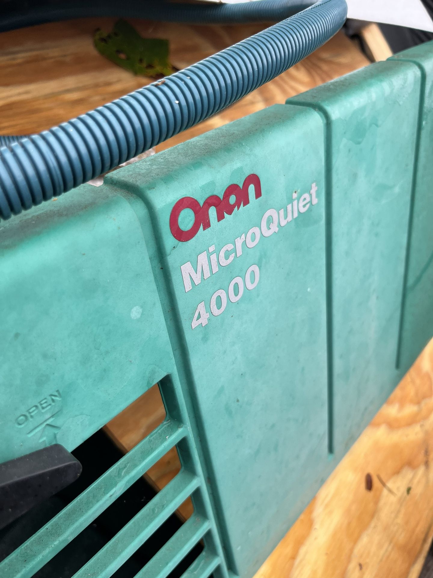 Onan MicroQuiet 4000