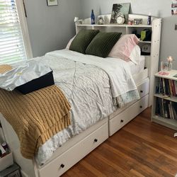 Full Captains Bed Storage Drawers NICE!