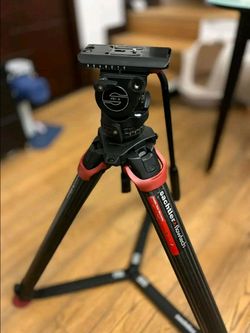 Sachtler Flowtech carbon fiber tripod