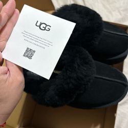 BRAND NEW UGGS Size 5 