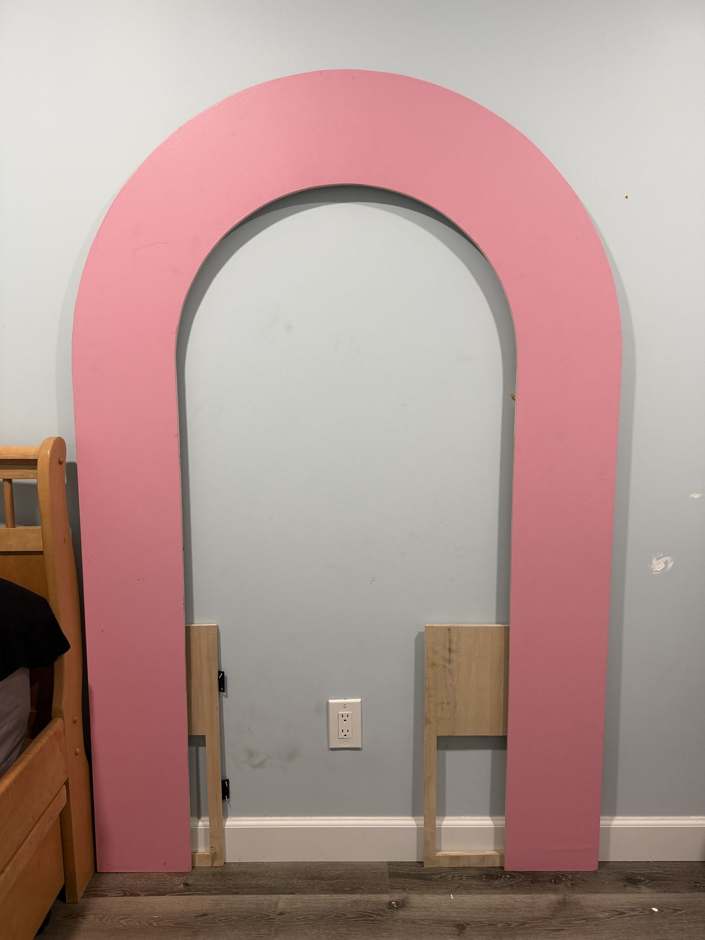 6x4 Open Arch Standing Backdrop – Pink – Ready to Use!