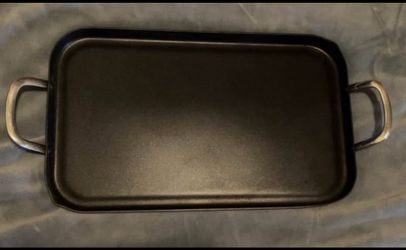 Used in good condition roasting pan
