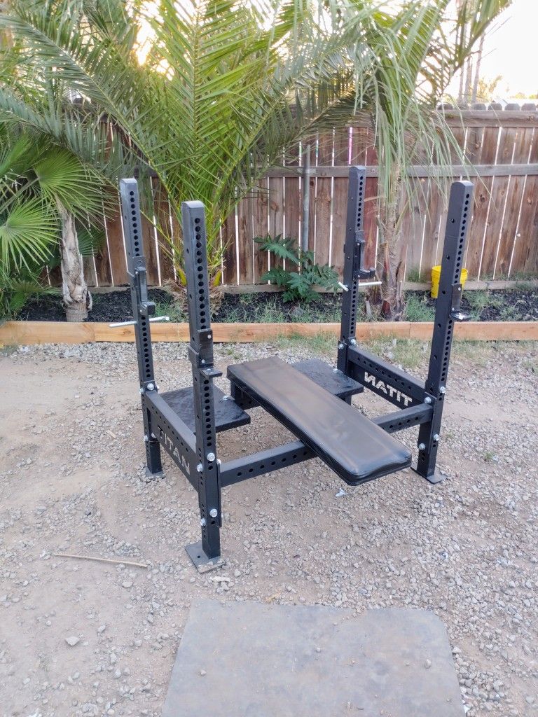 Titan Fitness Competition Bench Press