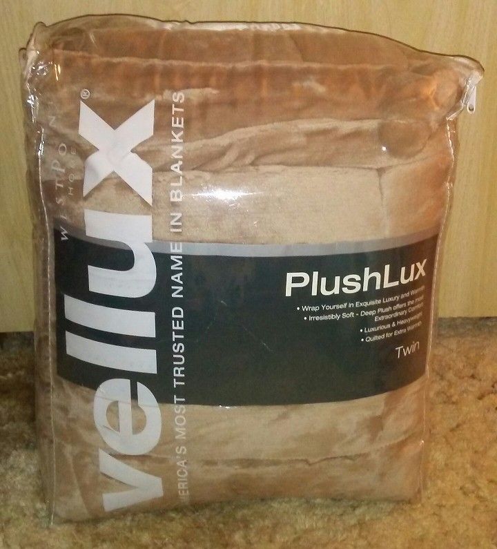 🆕In Package Vellux Plush Lux Blanket - Twin!