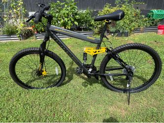 Never used bike. 21 speed. 19 frame. 26 tire