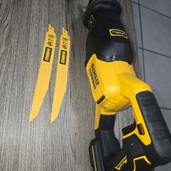 DeWalt 20V Brushless XR Reciprocating Saw DCS382 with 2 Blades