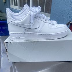 Air Force 1 White (9.5)