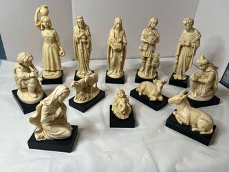 Vintage Bianchi 12pc Nativity set