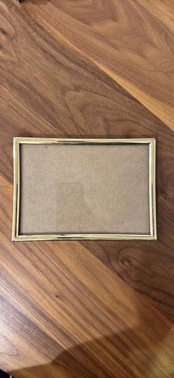 Vintage gold picture frame (located in Playa Vista)