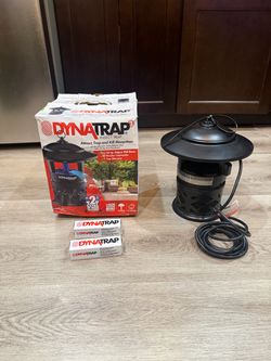 DynaTrap Insect Trap with Extra UV Bulbs (New Condition)